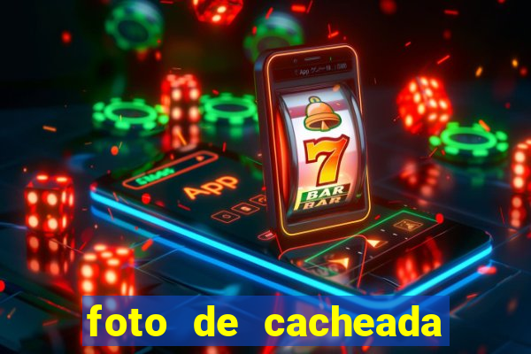 foto de cacheada no espelho