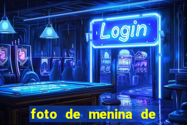 foto de menina de cabelo cacheado fake