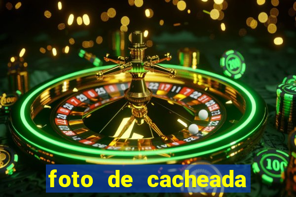 foto de cacheada no espelho