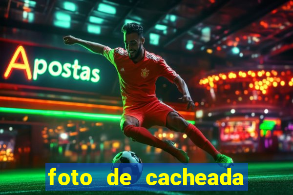 foto de cacheada no espelho